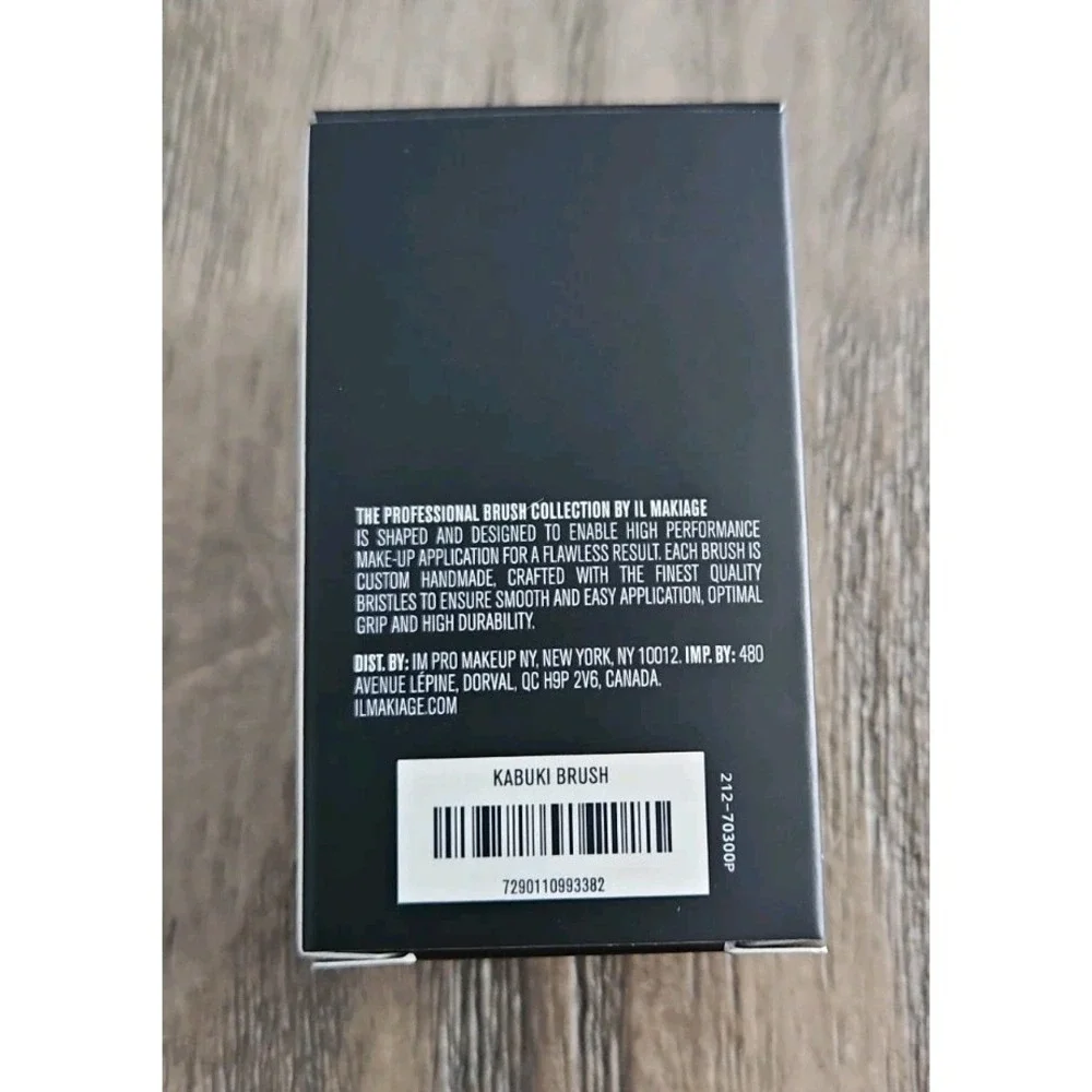 IL MAKIAGE Kabuki Brush - NEW In Box